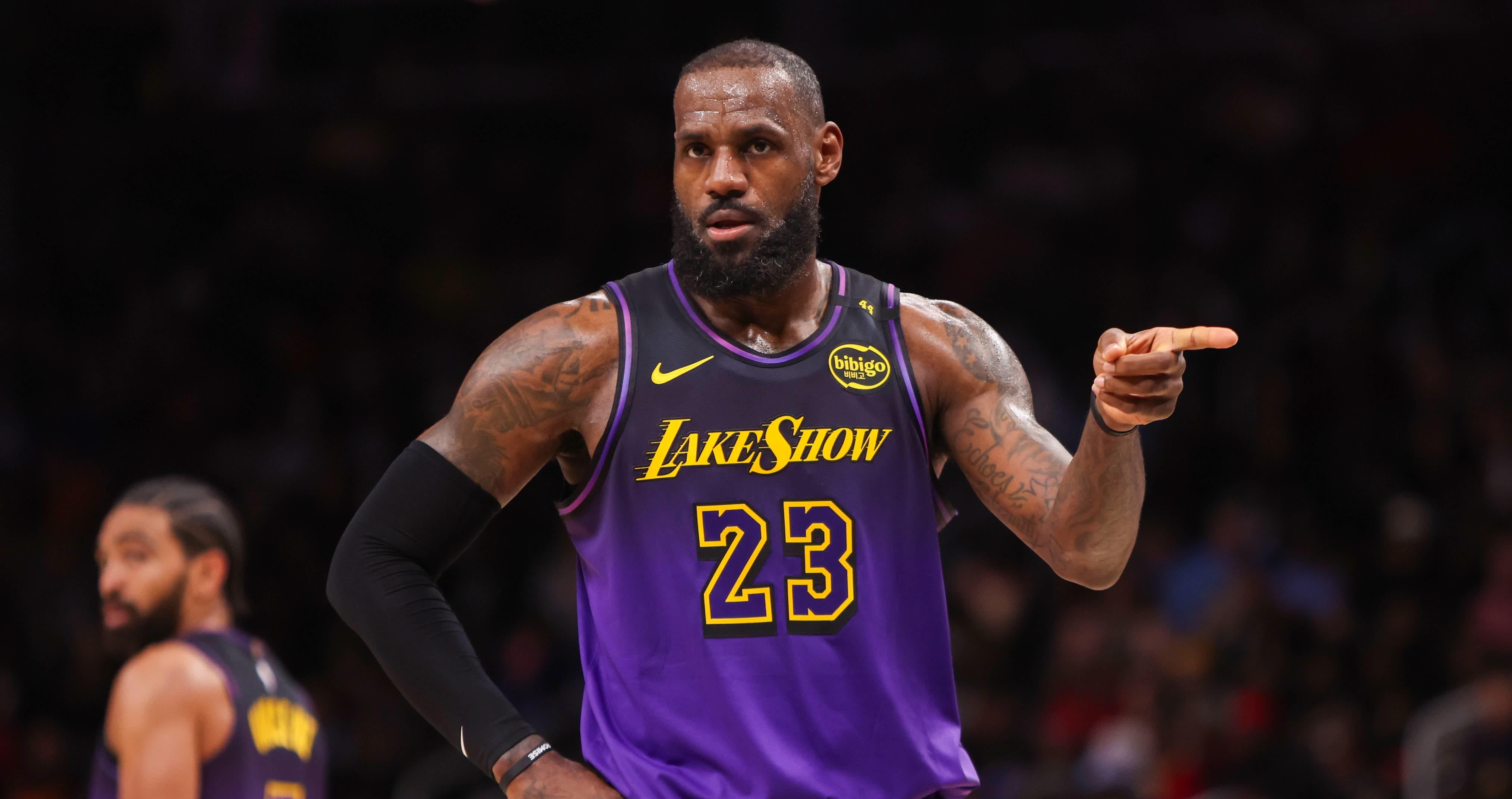 APP下载专区-包含詹姆斯意外战胜巴黎圣日耳曼，大比分获胜引爆全场！上演精彩一战的词条