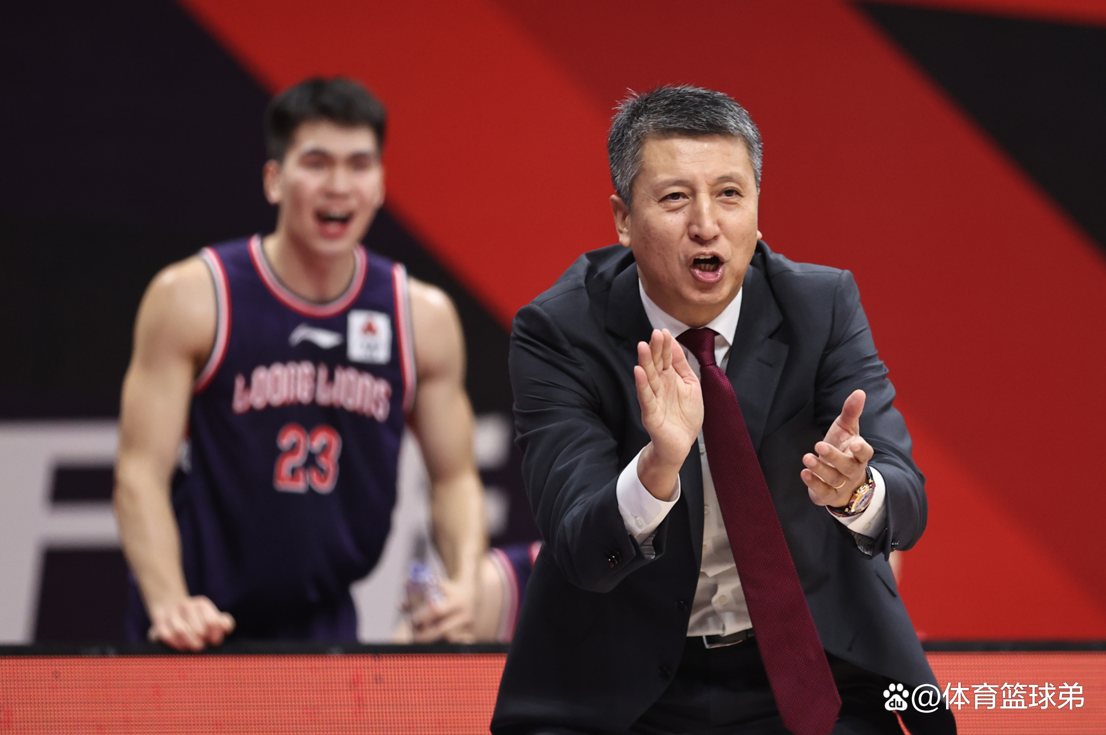 AYX Sports-包含NBA常规赛今夜再迎强敌，上海海港再遭质疑，主帅态度：更衣室稳定，临场指挥获称赞的词条